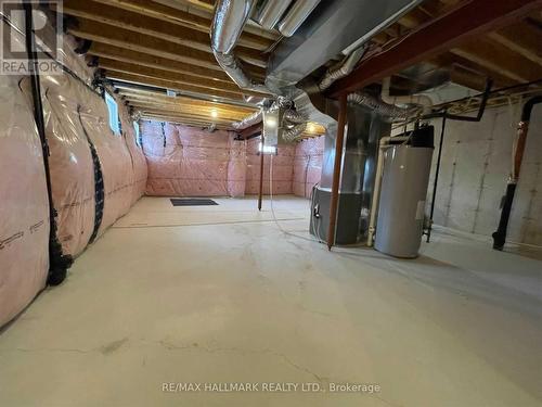 323 Atkinson Street, Clearview, ON - Indoor Photo Showing Garage