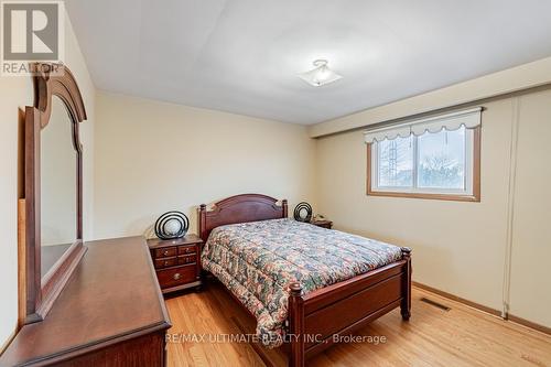 58 Roseland Dr, Toronto, ON - Indoor Photo Showing Bedroom