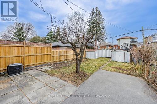 58 Roseland Dr, Toronto, ON - Outdoor