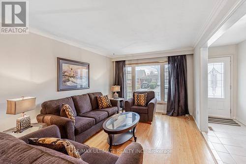 58 Roseland Dr, Toronto, ON - Indoor Photo Showing Living Room