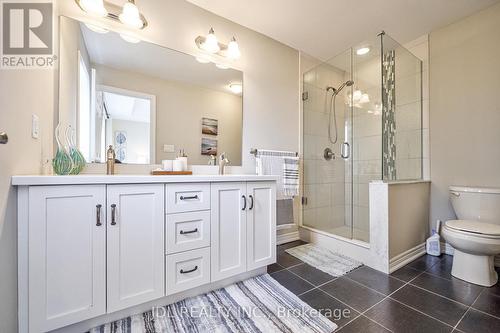 195 Greti Drive, Hamilton, ON - Indoor Photo Showing Bathroom