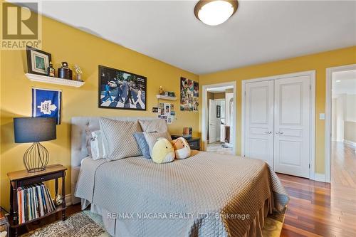 71 Tanbark Rd, Niagara-On-The-Lake, ON - Indoor Photo Showing Bedroom