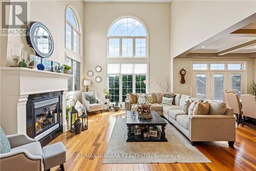 71 Tanbark Rd, Niagara-On-The-Lake, ON - Indoor Photo Showing Living Room With Fireplace