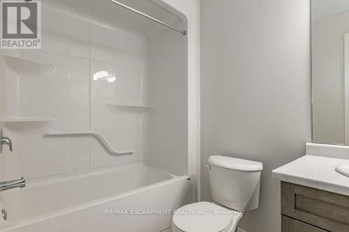 71 Alicia Crescent, Thorold, ON - Indoor Photo Showing Bathroom
