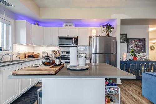 120 Summersides Boulevard|Unit #409, Pelham, ON - Indoor Photo Showing Kitchen With Upgraded Kitchen