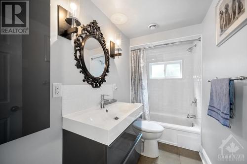 3094 Barlow Crescent, Dunrobin, ON - Indoor Photo Showing Bathroom