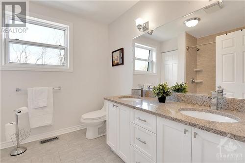 5452 Woodeden Drive, Manotick, ON - Indoor Photo Showing Bathroom