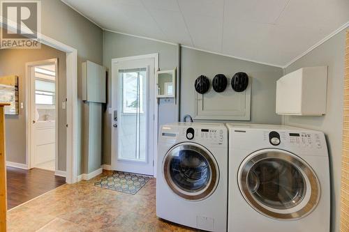 1404 Graham Street Lot# 6, Kelowna, BC - Indoor Photo Showing Laundry Room