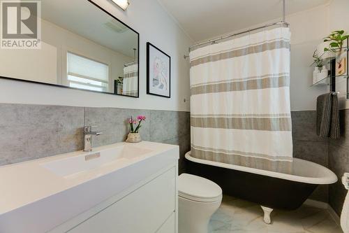 1404 Graham Street, Kelowna, BC - Indoor Photo Showing Bathroom
