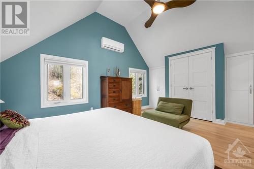 478 Lakeshore Road, White Lake, ON - Indoor Photo Showing Bedroom