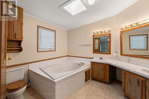 3 Inlet Crt, Georgina, ON - Indoor Photo Showing Bathroom