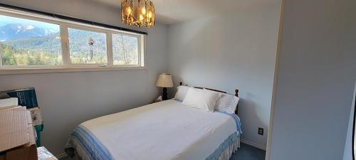 1630 Duthie Street, Kaslo, BC - Indoor Photo Showing Bedroom