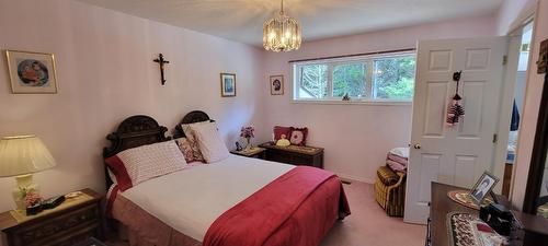 1630 Duthie Street, Kaslo, BC - Indoor Photo Showing Bedroom