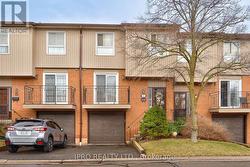 #12 -725 VERMOUTH AVE  Mississauga, ON L5A 3X5