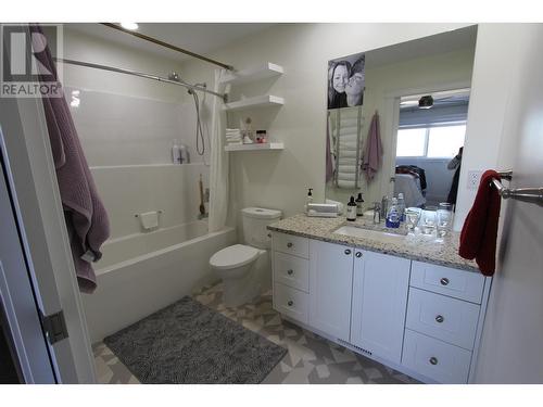 102 985 Patricia Boulevard, Prince George, BC - Indoor Photo Showing Bathroom