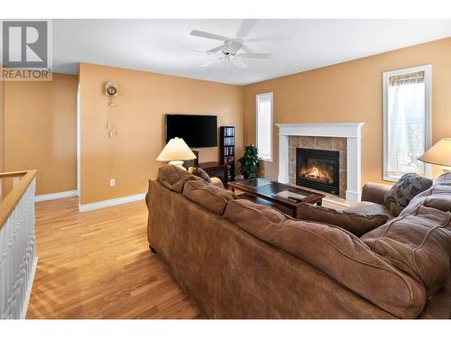 4750 Peachland Place, Peachland, BC - Indoor Photo Showing Living Room With Fireplace