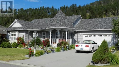 4750 Peachland Place, Peachland, BC - Outdoor With Facade