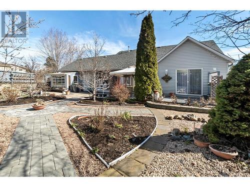 4750 Peachland Place, Peachland, BC - Outdoor