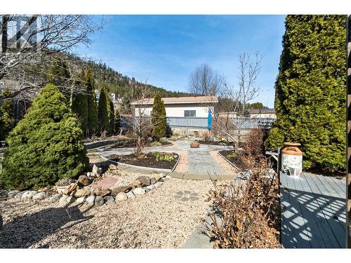 4750 Peachland Place, Peachland, BC - Outdoor
