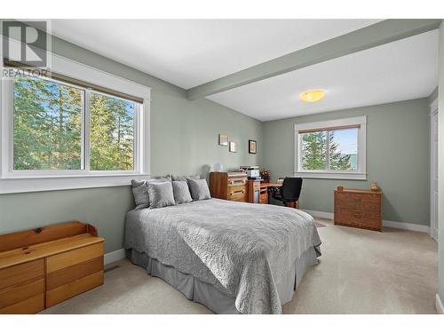 15575 Commonage Road, Lake Country, BC - Indoor Photo Showing Bedroom