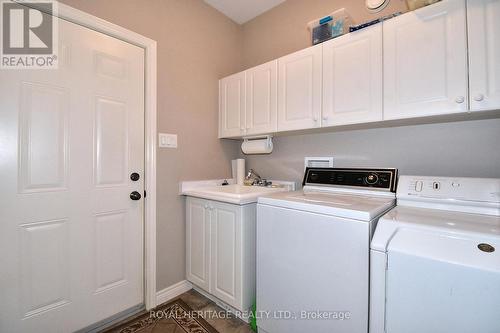 34 South Harbour Drive, Kawartha Lakes, ON - Indoor Photo Showing Laundry Room