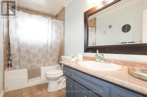 30 Dominion Drive, Kawartha Lakes, ON - Indoor Photo Showing Bathroom