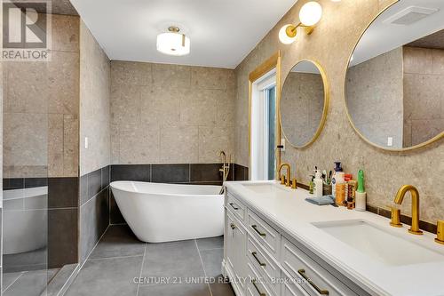 508 Sherbrooke St, Peterborough, ON - Indoor Photo Showing Bathroom