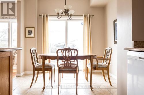 522 Stonehenge Drive, Hamilton, ON - Indoor Photo Showing Dining Room