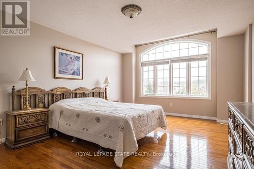 522 Stonehenge Drive, Hamilton, ON - Indoor Photo Showing Bedroom