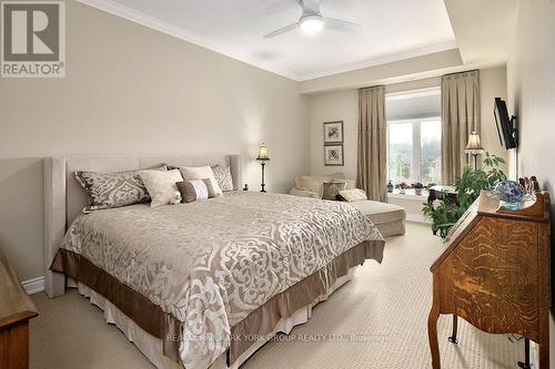 #303 -27 Beaver St S, Blue Mountains, ON - Indoor Photo Showing Bedroom