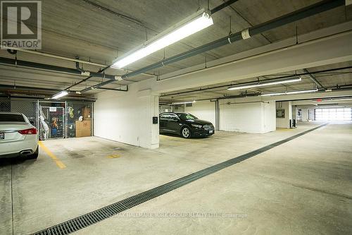 #303 -27 Beaver St S, Blue Mountains, ON - Indoor Photo Showing Garage