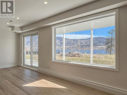 827 91St Street, Osoyoos, BC - Indoor Photo Showing Other Room