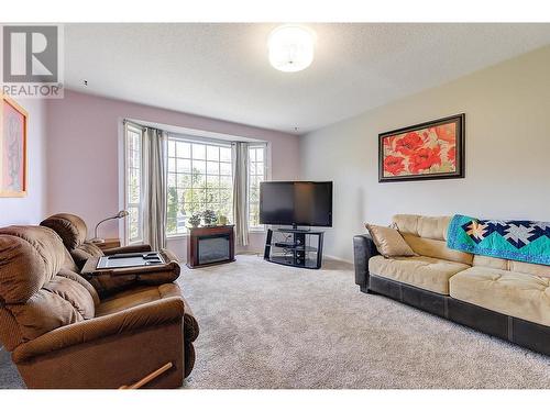 3542 Chives Place, West Kelowna, BC - Indoor Photo Showing Living Room