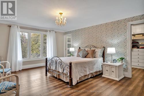 208 Ski Hill Rd, Kawartha Lakes, ON - Indoor Photo Showing Bedroom