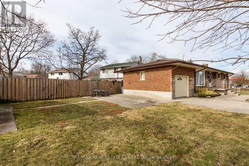 228 Victoria Rd N, Guelph, ON - Outdoor