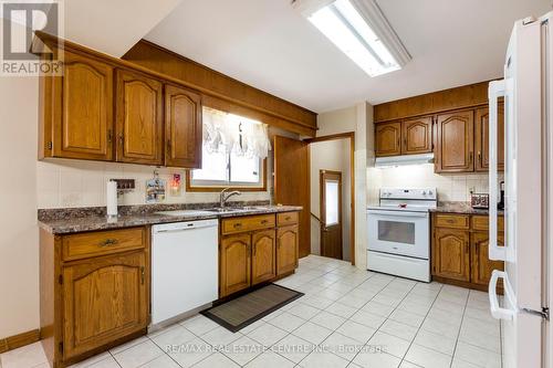 228 Victoria Rd N, Guelph, ON - Indoor Photo Showing Kitchen With Double Sink