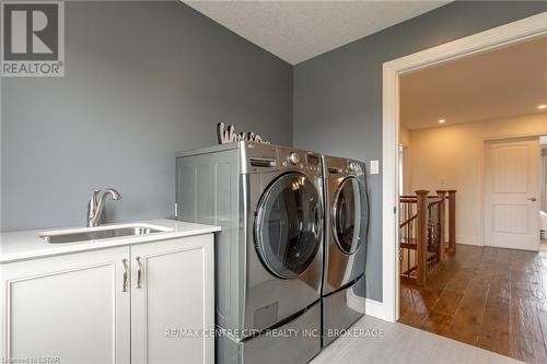 1165 Cranbrook Rd, London, ON - Indoor Photo Showing Laundry Room