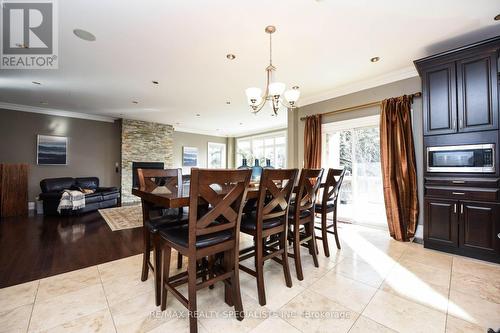 6427 Old Church Rd, Caledon, ON - Indoor Photo Showing Dining Room