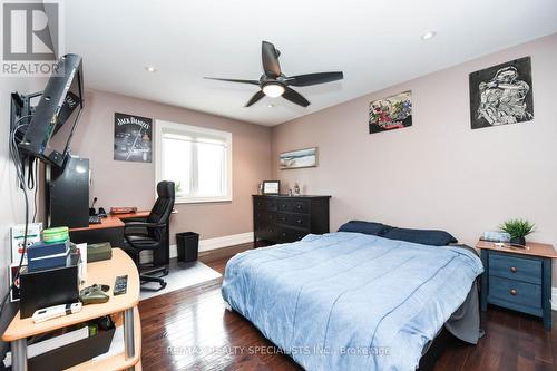 6427 Old Church Rd, Caledon, ON - Indoor Photo Showing Bedroom