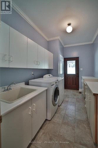 8339 Finnerty Sdrd N, Caledon, ON - Indoor Photo Showing Laundry Room