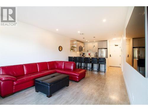 1701 Coursier Avenue Unit# 2204, Revelstoke, BC - Indoor Photo Showing Living Room
