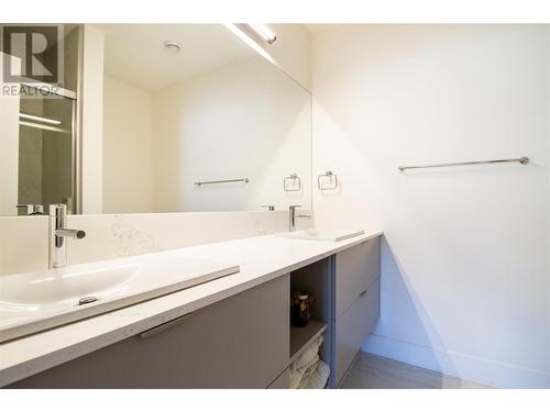1701 Coursier Avenue Unit# 2204, Revelstoke, BC - Indoor Photo Showing Bathroom