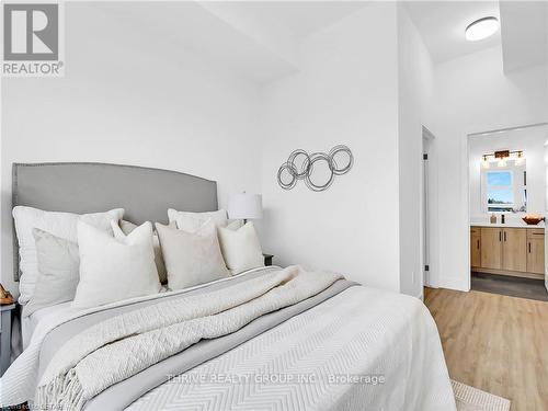 202 - 1076 Gainsborough Road, London, ON - Indoor Photo Showing Bedroom