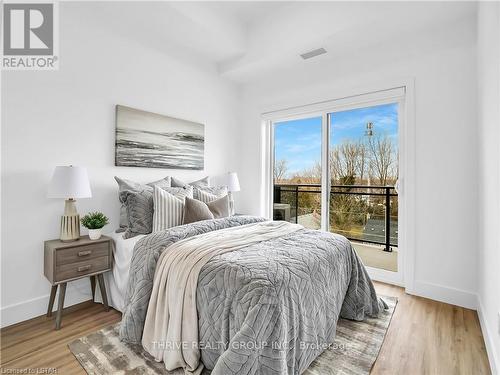 202 - 1076 Gainsborough Road, London, ON - Indoor Photo Showing Bedroom