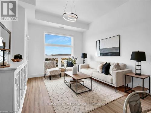 202 - 1076 Gainsborough Road, London, ON - Indoor Photo Showing Living Room