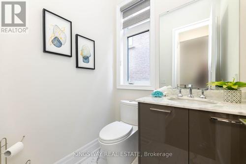 2340 Edward Leaver Tr, Oakville, ON - Indoor Photo Showing Bathroom