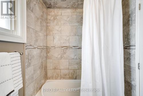 9 Victoria Street, Orangeville, ON - Indoor Photo Showing Bathroom