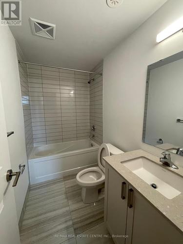 #162 -1095 Douglas Mccurdy Dr, Mississauga, ON - Indoor Photo Showing Bathroom