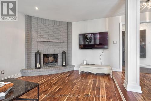 6534 Mockingbird Lane, Mississauga, ON - Indoor Photo Showing Living Room With Fireplace
