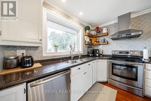 4487 Henderson Road, Milton, ON - Indoor Photo Showing Kitchen With Double Sink